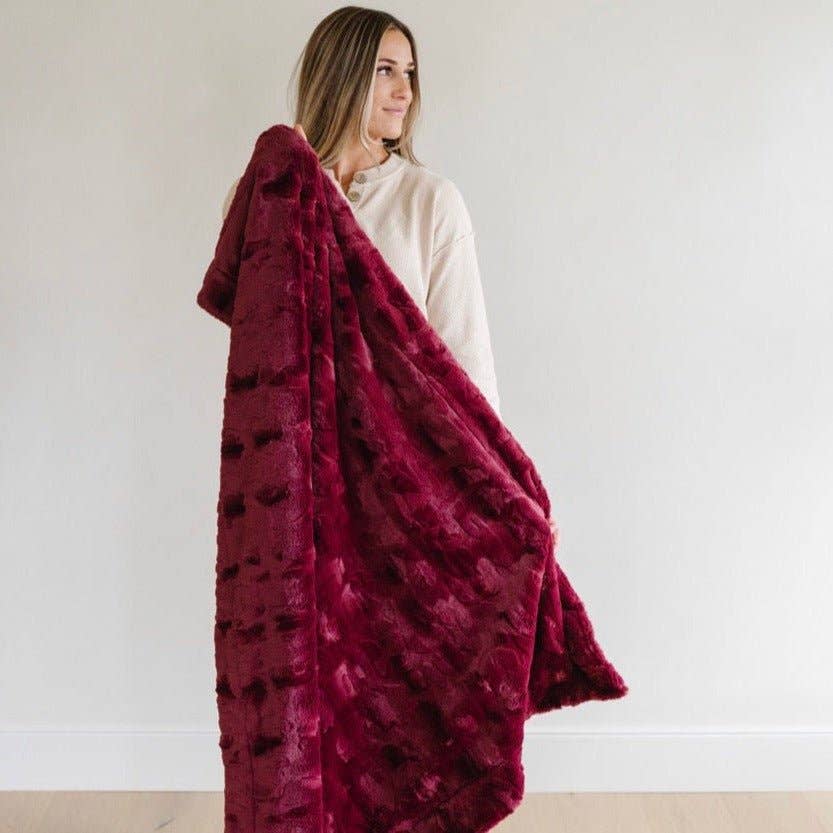 PATTERNED FAUX FUR THROW BLANKETS