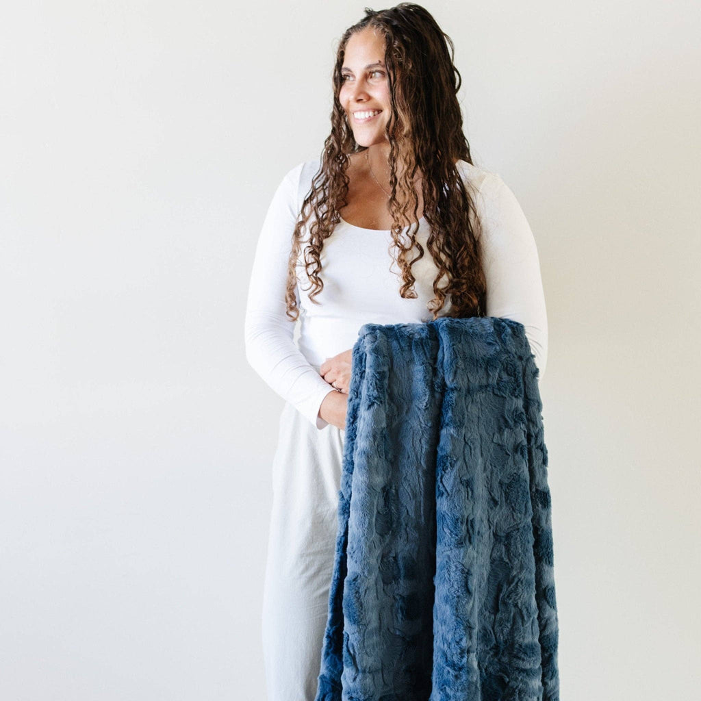 PATTERNED FAUX FUR THROW BLANKETS