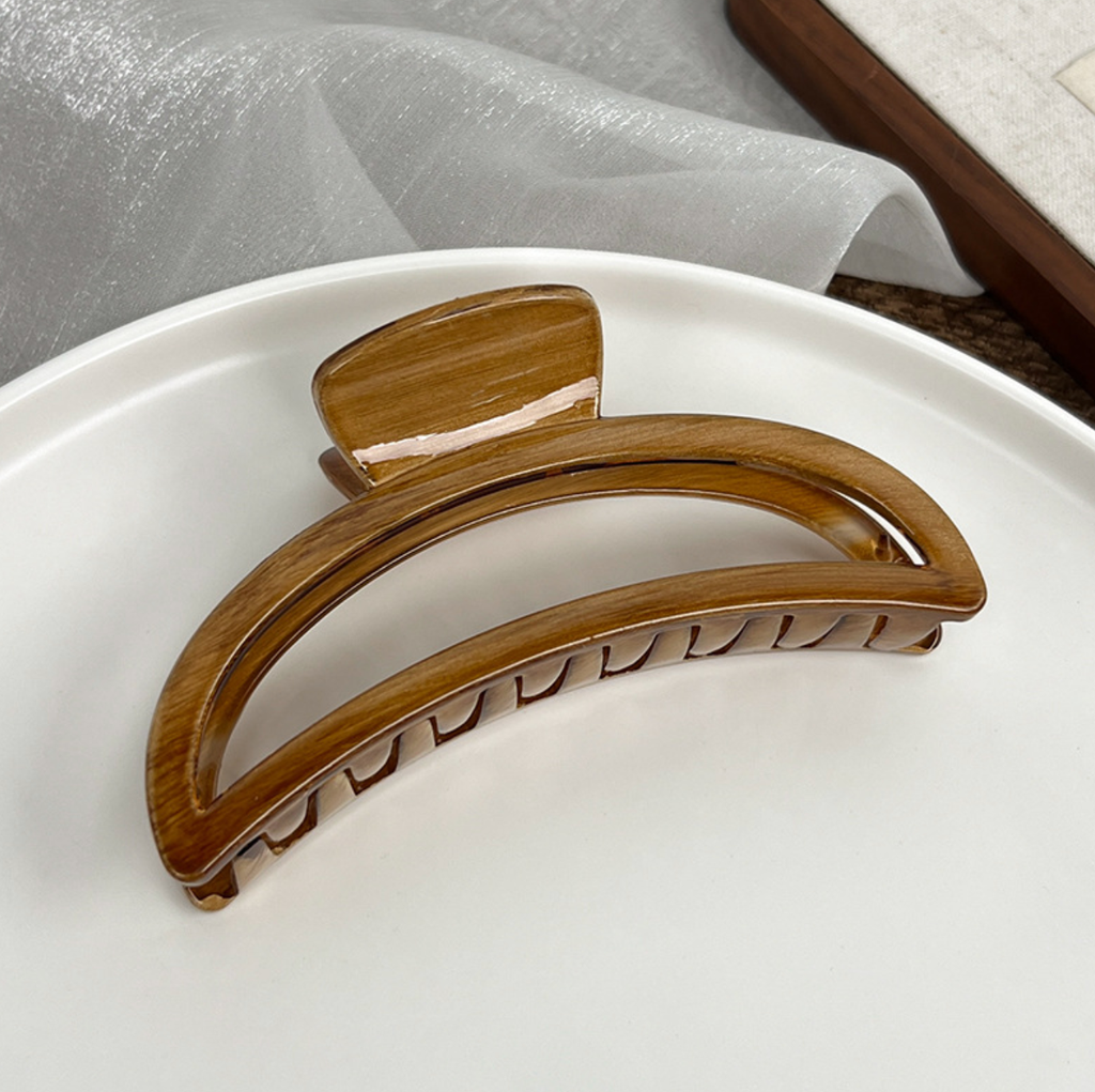 Neutral Essential Jumbo Hair Clip (FORIA)