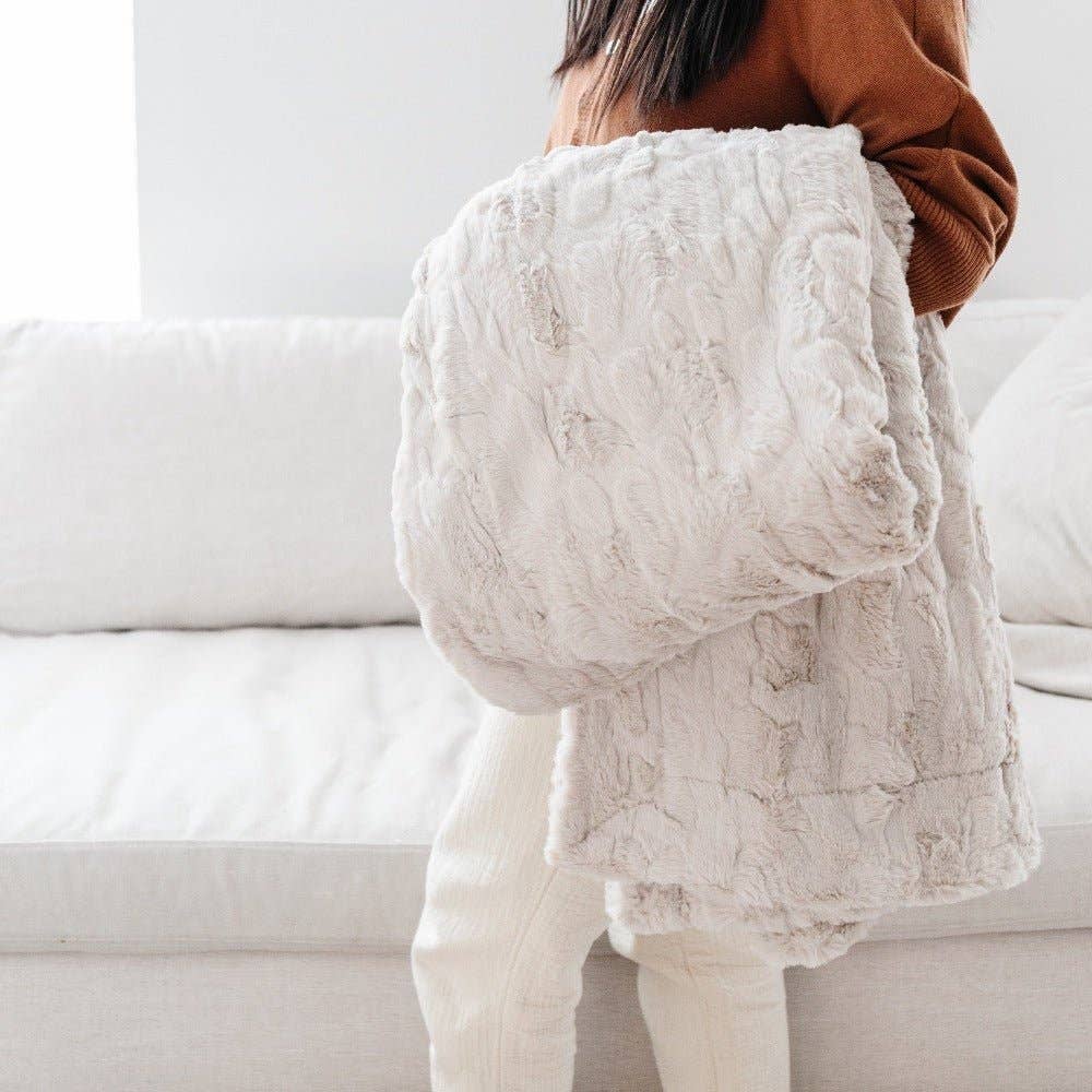 PATTERNED FAUX FUR XL THROW BLANKETS