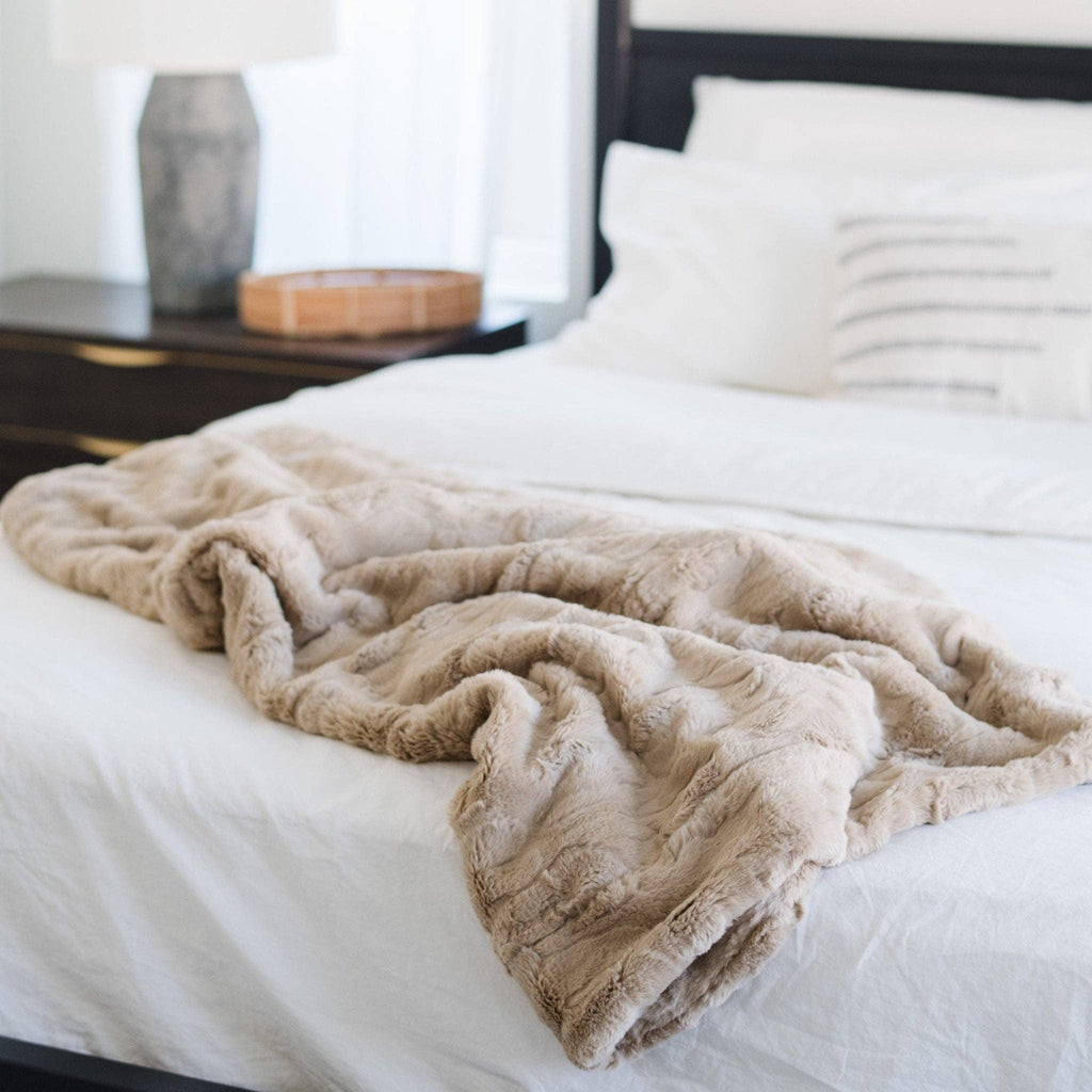 PATTERNED FAUX FUR THROW BLANKETS