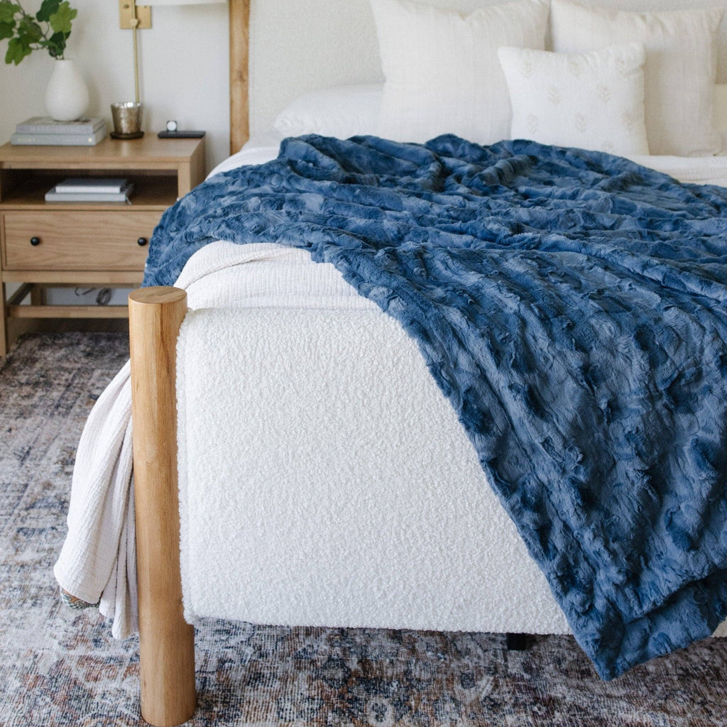 PATTERNED FAUX FUR THROW BLANKETS