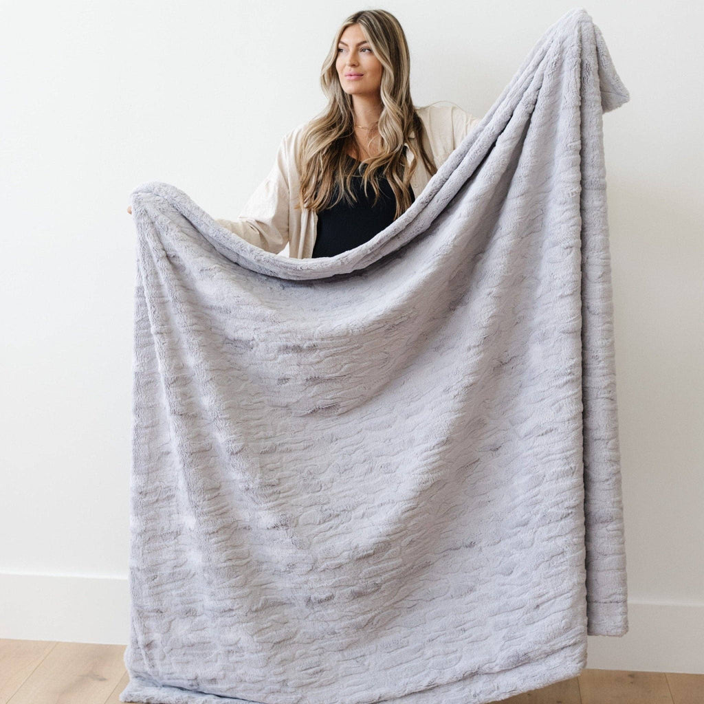 PATTERNED FAUX FUR XL THROW BLANKETS