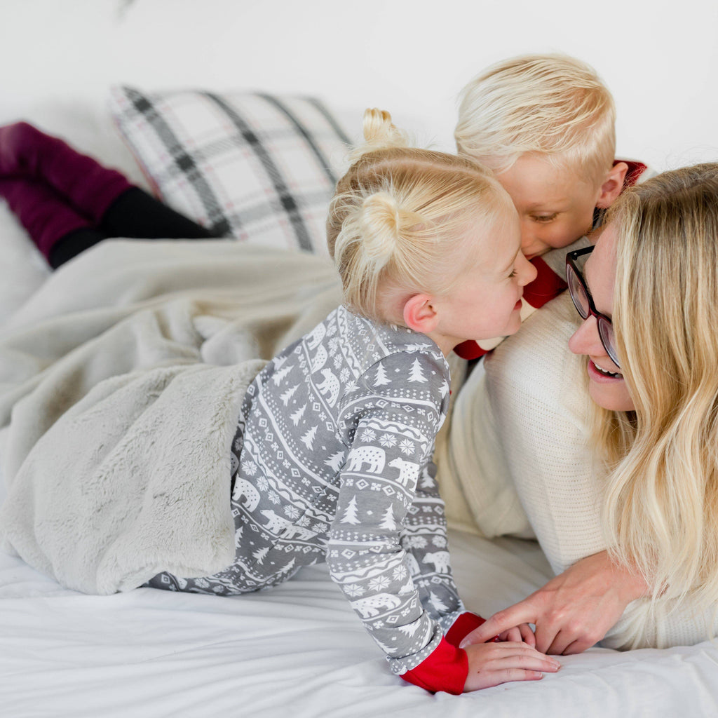 GRAND FAUX FUR THROW BLANKETS