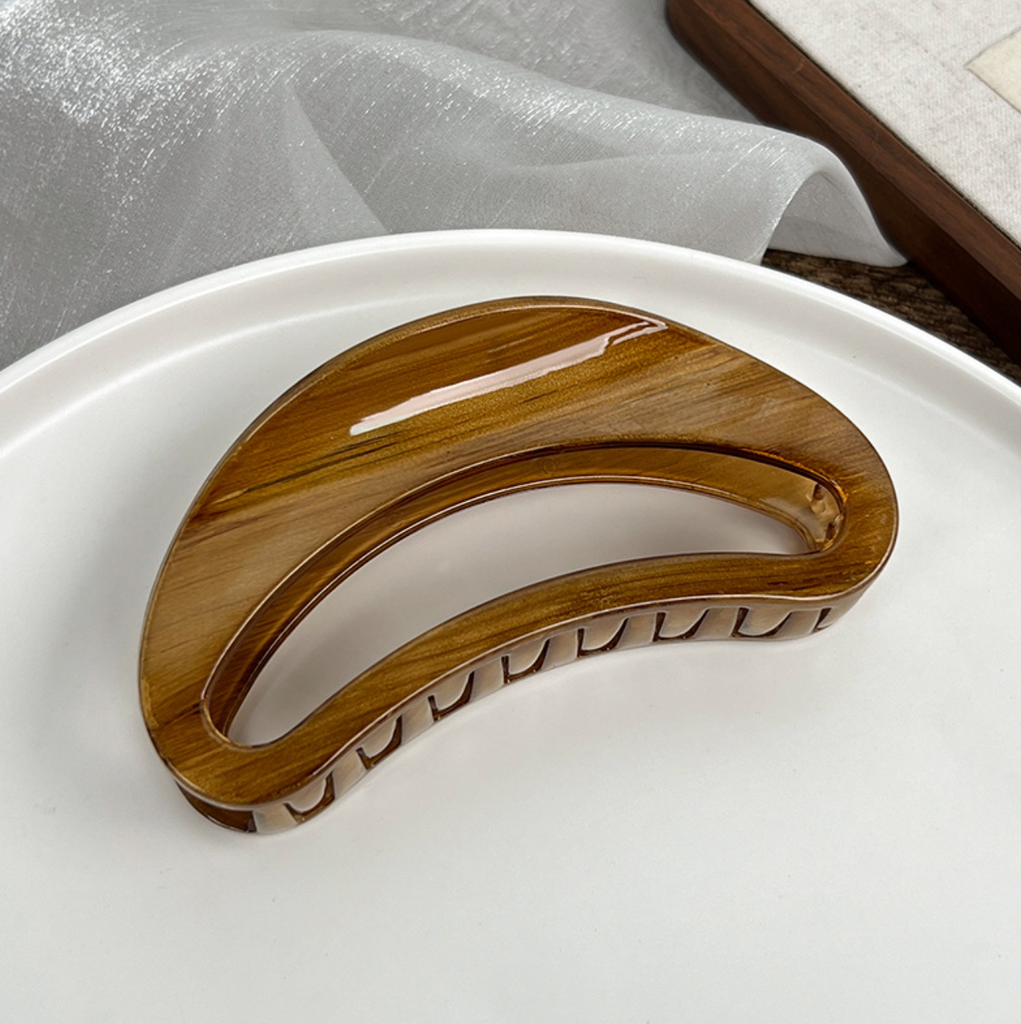 Neutral Essential Jumbo Hair Clip (FORIA)