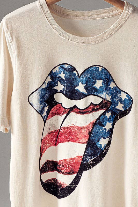 BETTY USA TONGUE GRAPHIC TEE