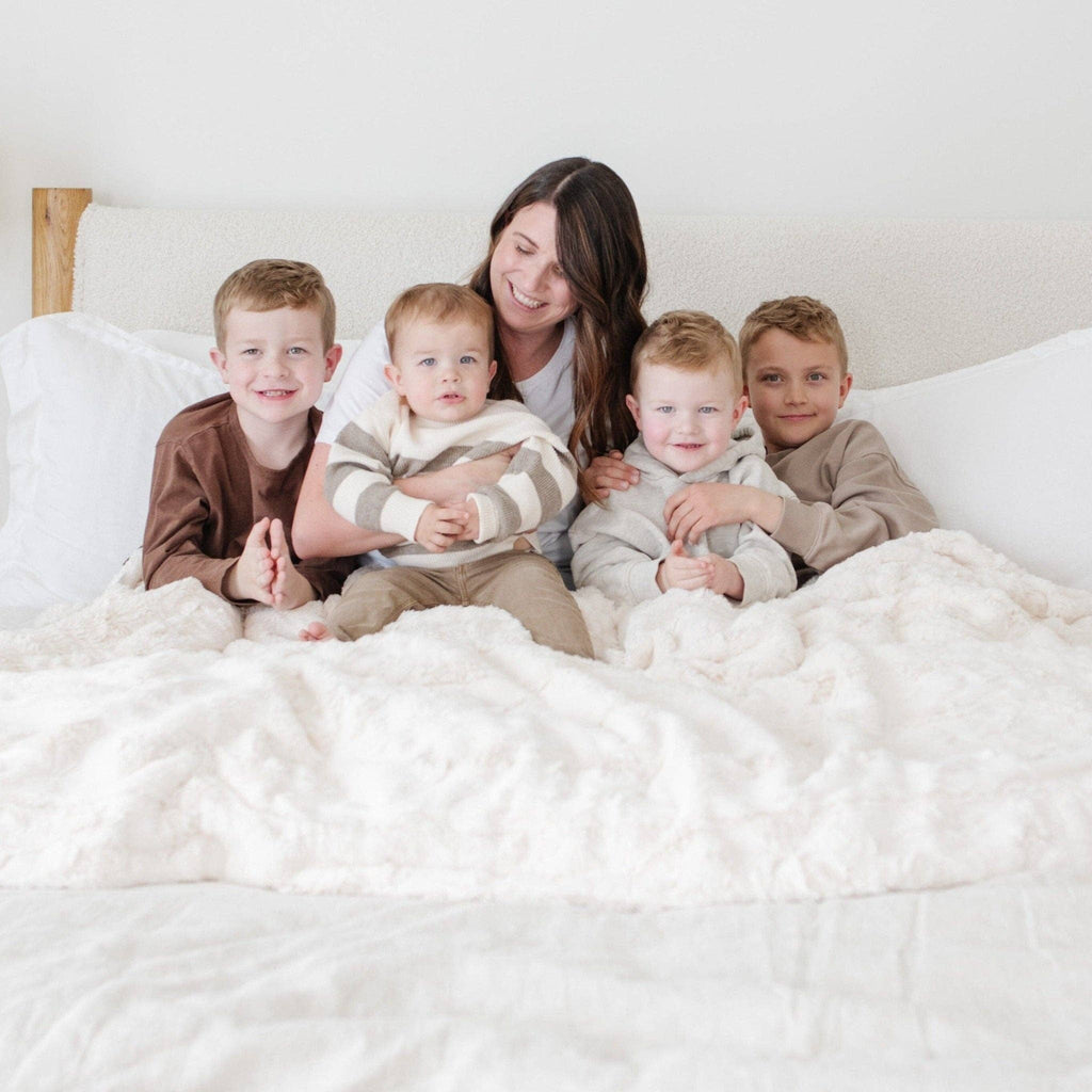 PATTERNED FAUX FUR XL THROW BLANKETS