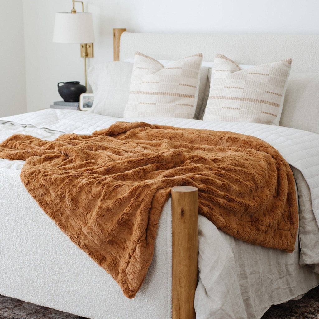 PATTERNED FAUX FUR THROW BLANKETS