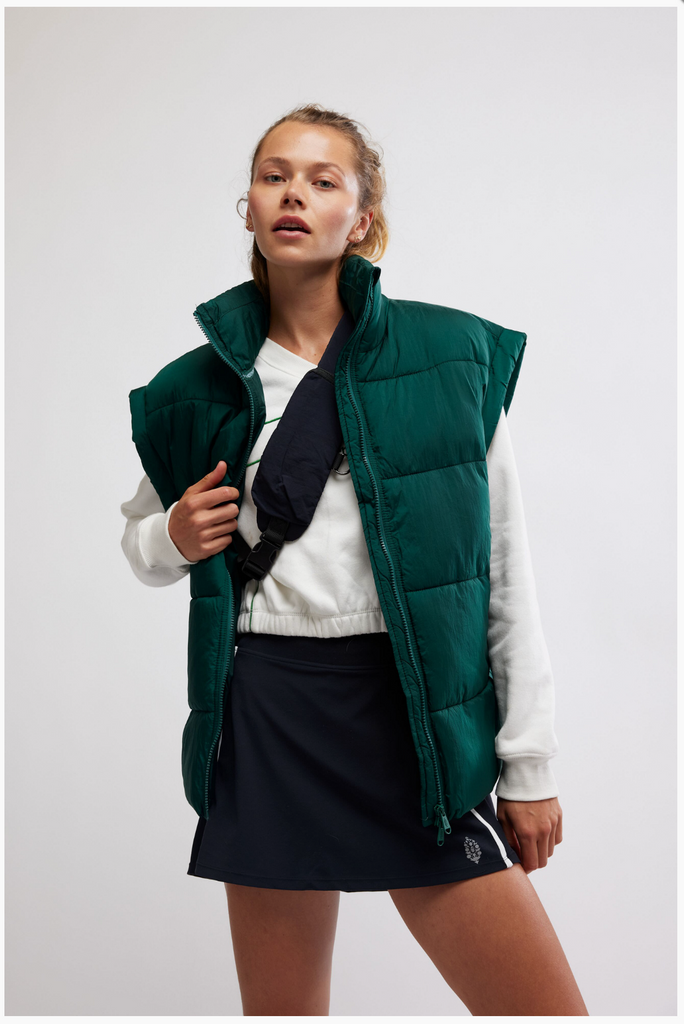 IN A BUBBLE PUFFER VEST / EVERGREEN