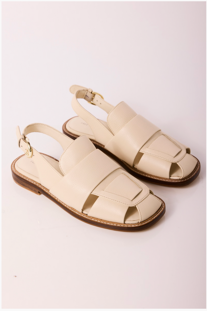 LIBBY FISHER FLAT / CHALK