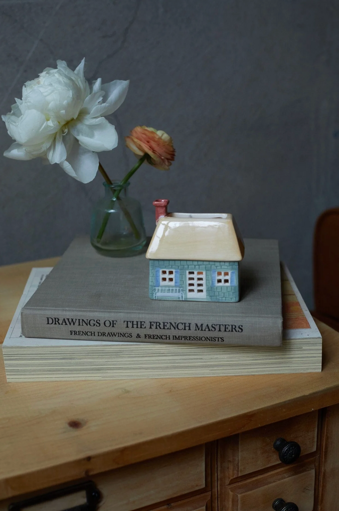 No. 04 The English Cottage - Incense & Tea Light Holder