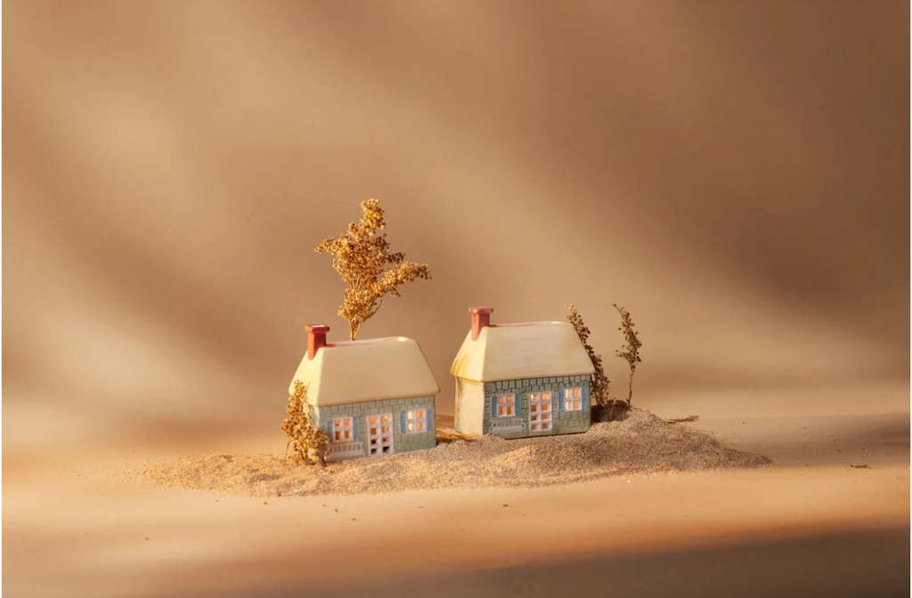 No. 04 The English Cottage - Incense & Tea Light Holder