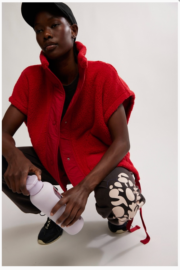 SCOUT IT OUT VEST / CRANBERRY