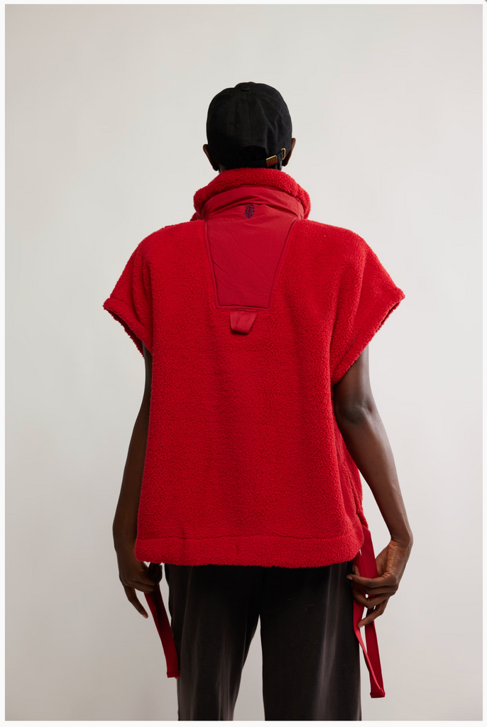 SCOUT IT OUT VEST / CRANBERRY