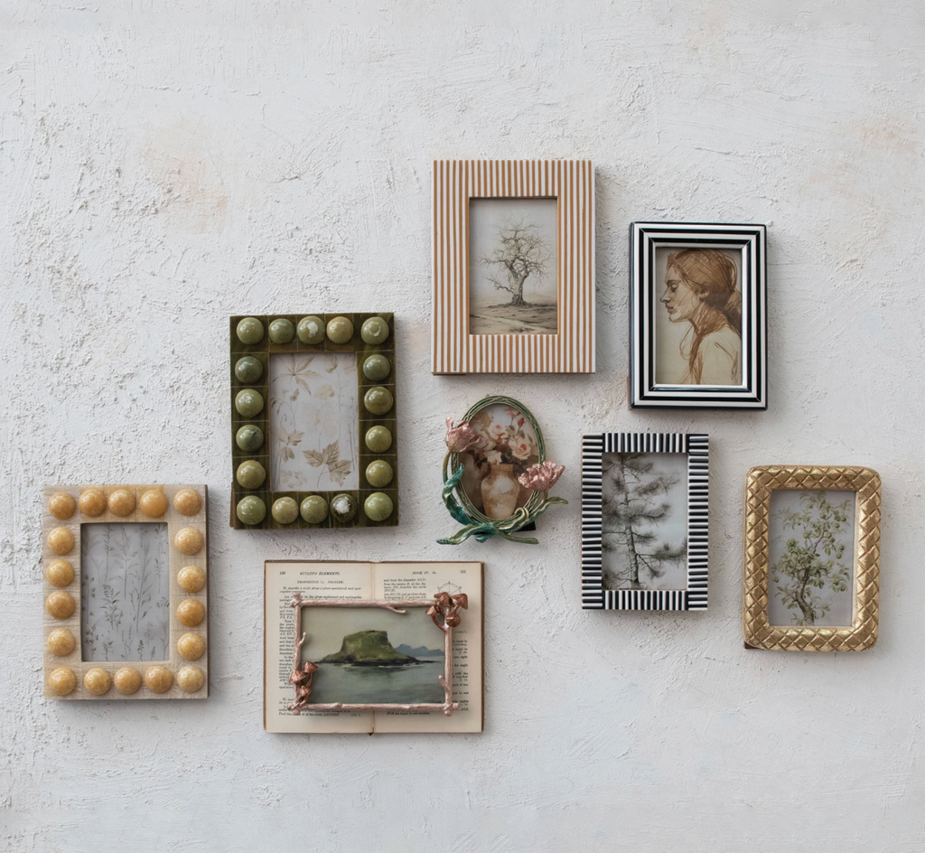 Striped Photo Frame, Black & White (Holds 4" x 6" Photo)