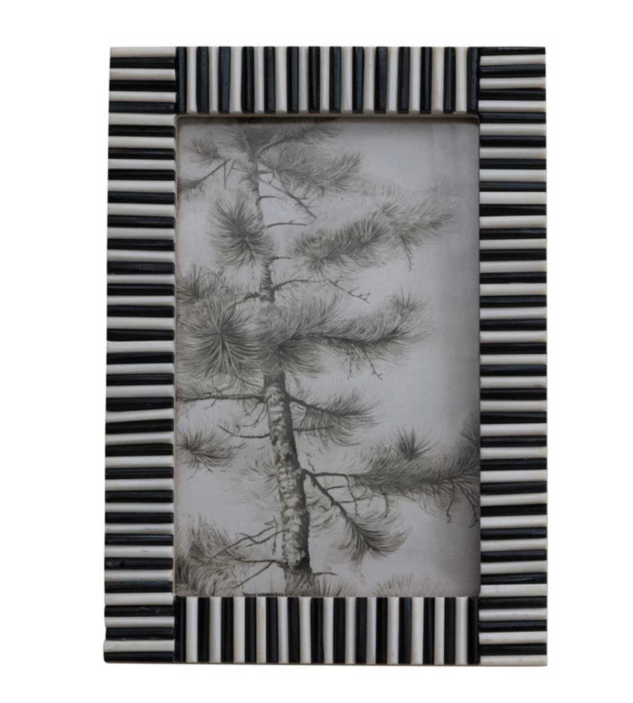Ribbed Photo Frame, Black & White (Holds 4" x 6" Photo)