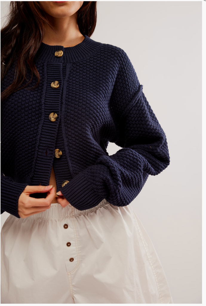 LILA CARDI / SKY CAPTAIN