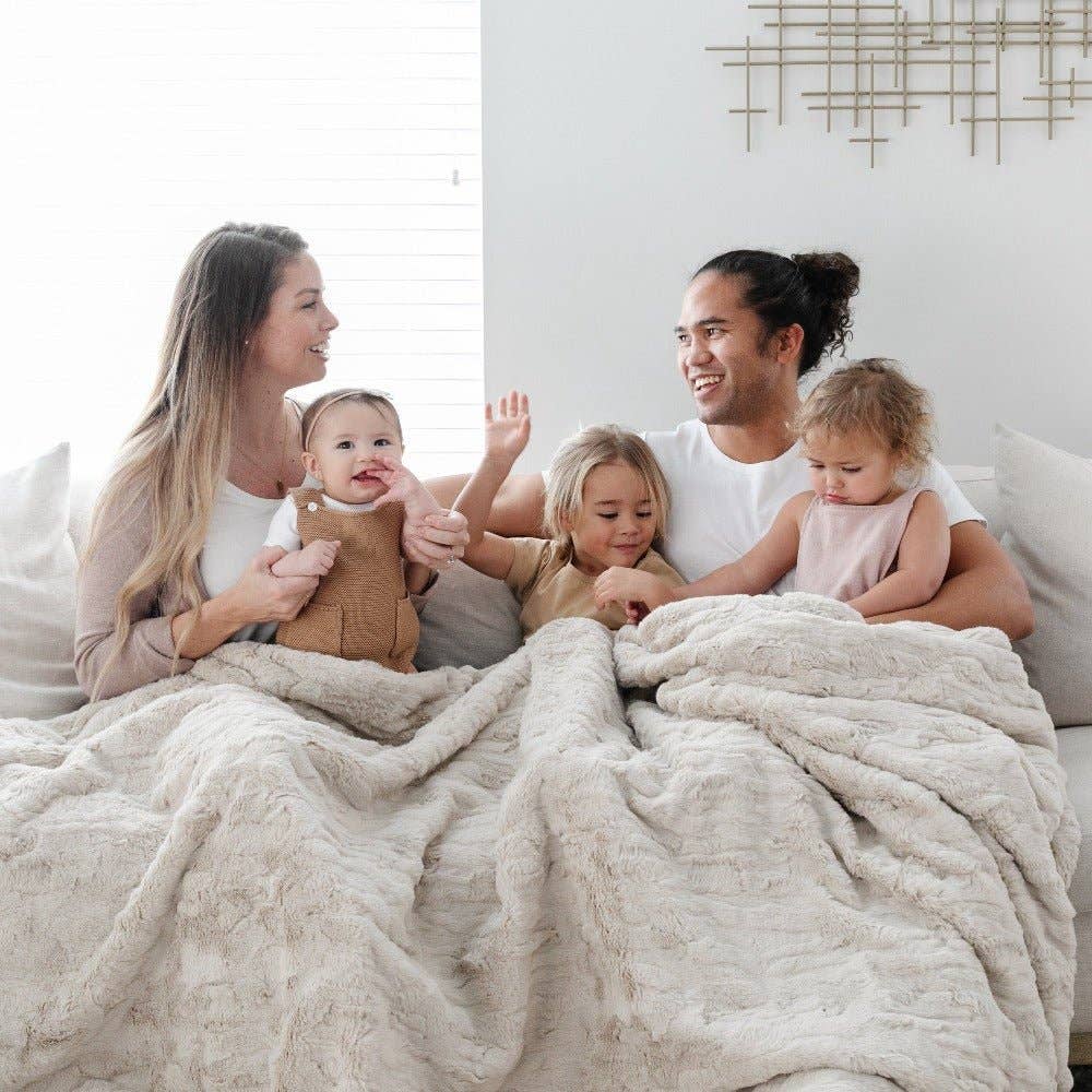 PATTERNED FAUX FUR XL THROW BLANKETS