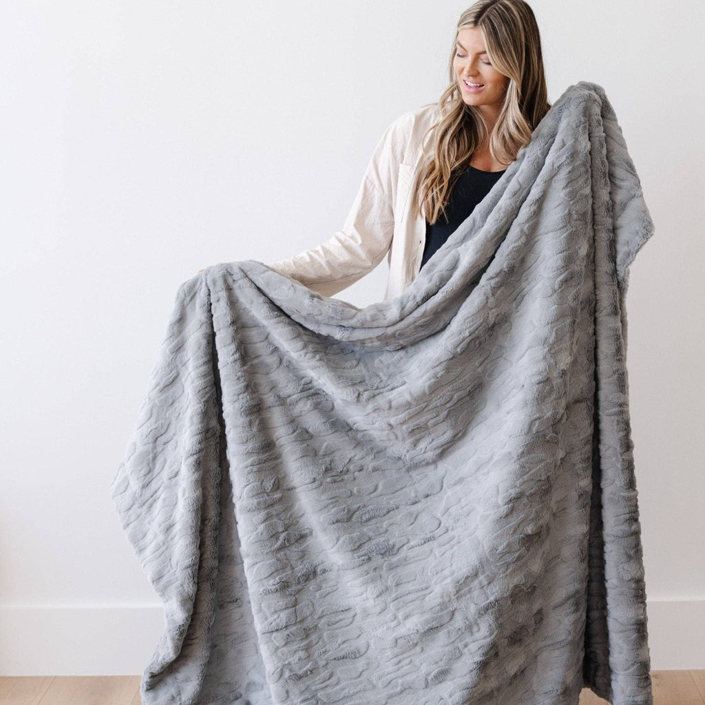 PATTERNED FAUX FUR XL THROW BLANKETS