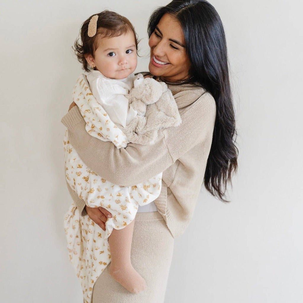 MINKY STRETCH RECEIVING BLANKETS: Buttermilk
