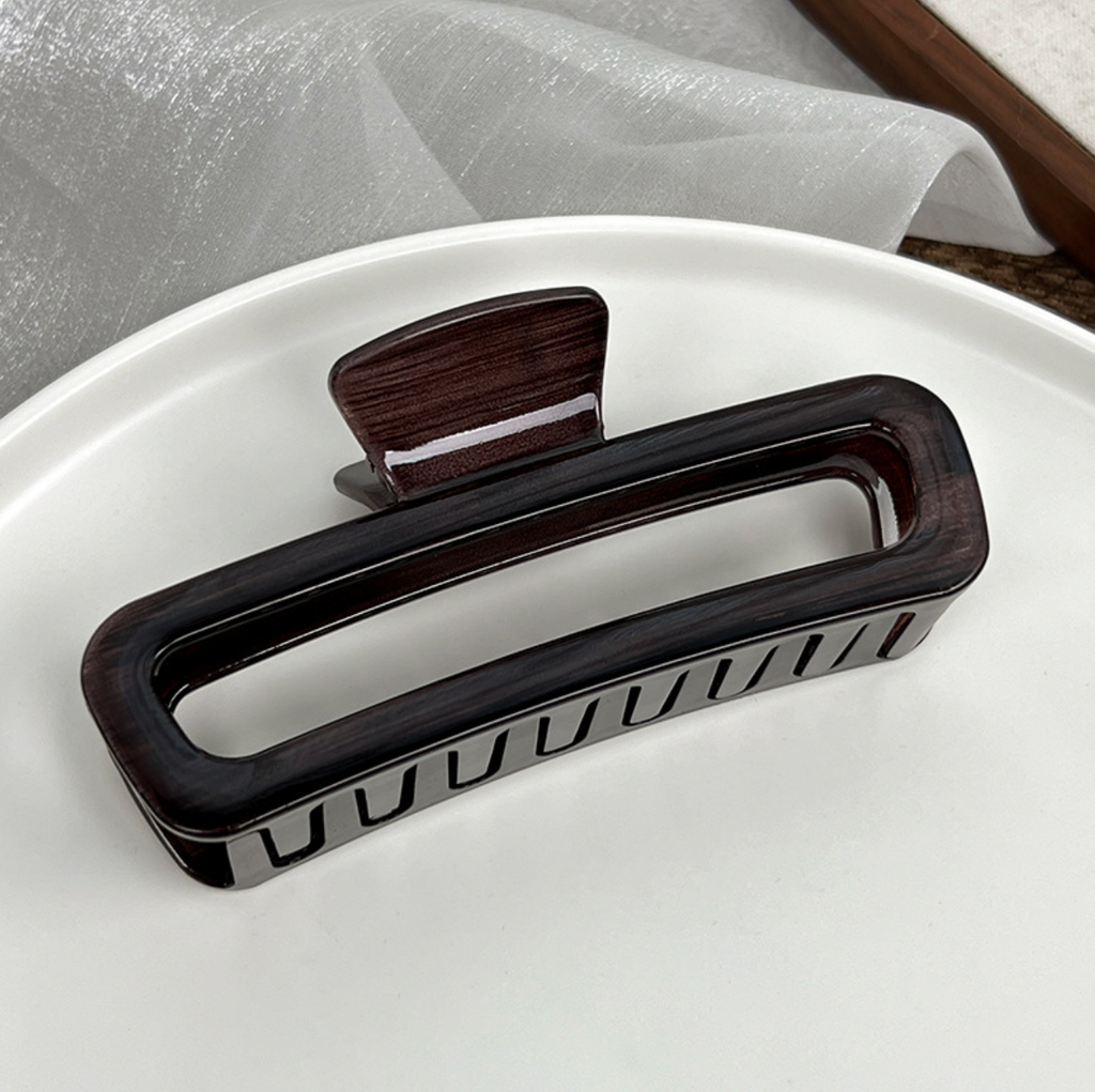 Neutral Essential Jumbo Hair Clip (FORIA)