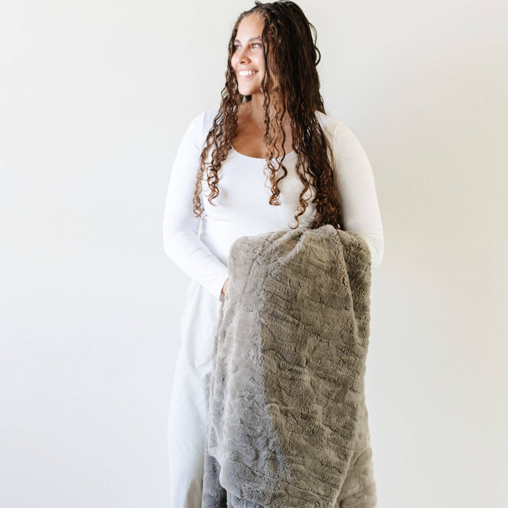 PATTERNED FAUX FUR THROW BLANKETS