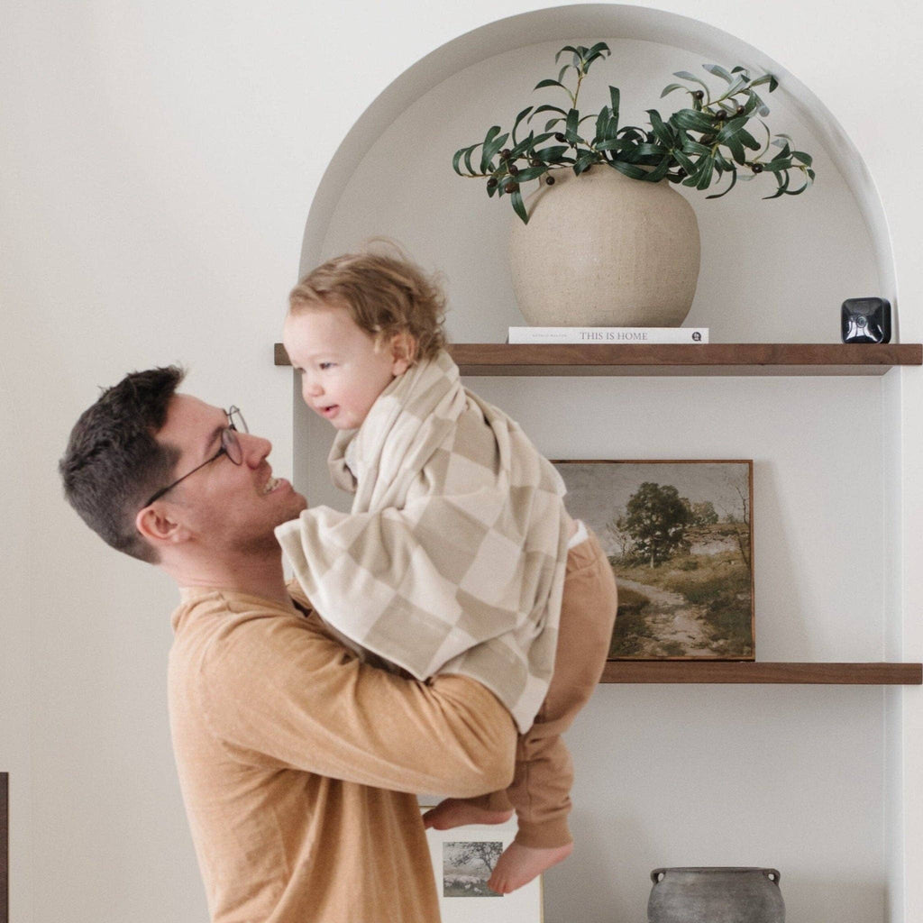 MINKY STRETCH RECEIVING BLANKETS: Posy