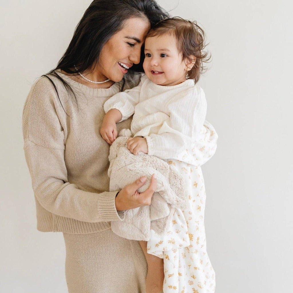 MINKY STRETCH RECEIVING BLANKETS: Posy