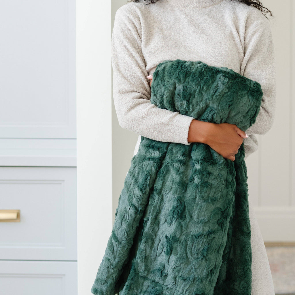 PATTERNED FAUX FUR THROW BLANKETS