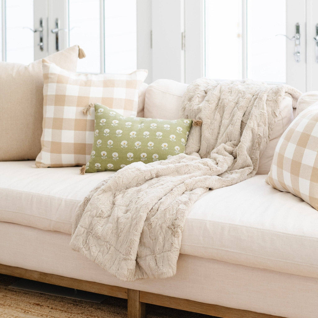 PATTERNED FAUX FUR THROW BLANKETS