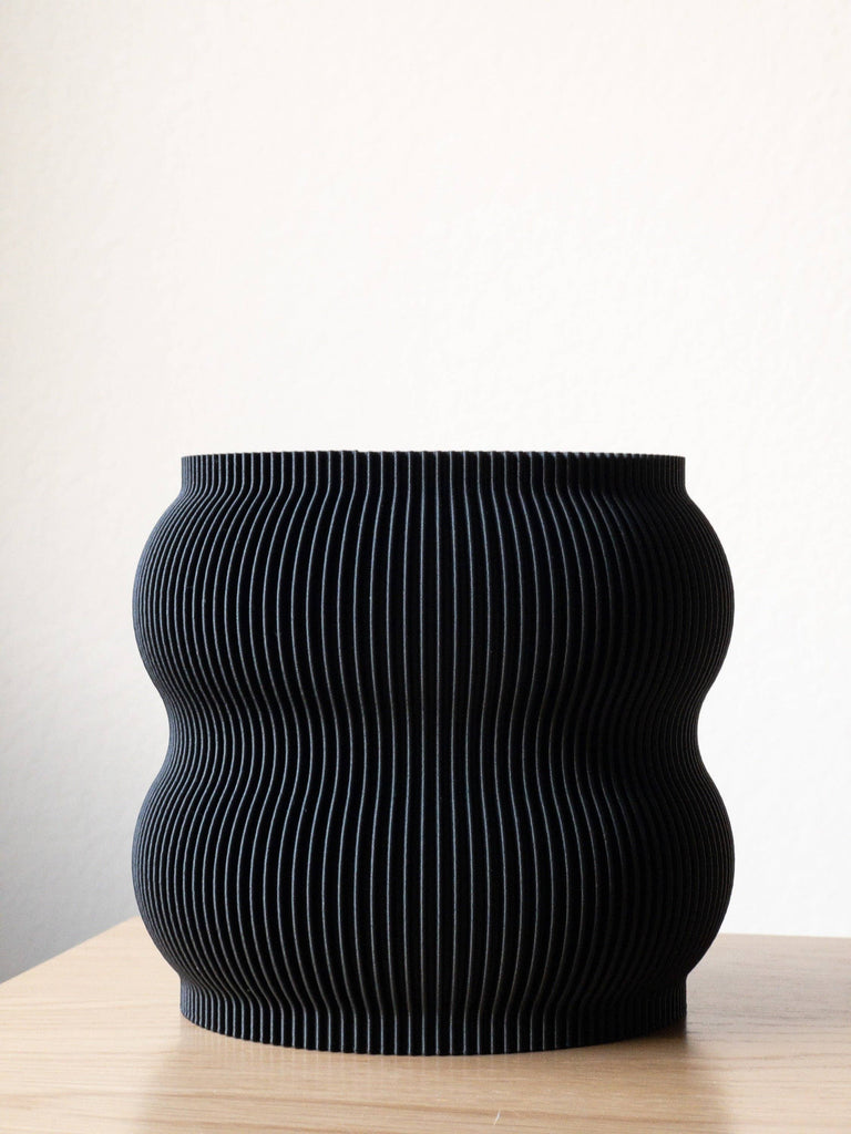 Lightweight Ribbed Planter Pot | Black | 4" 6” With Drip Tray